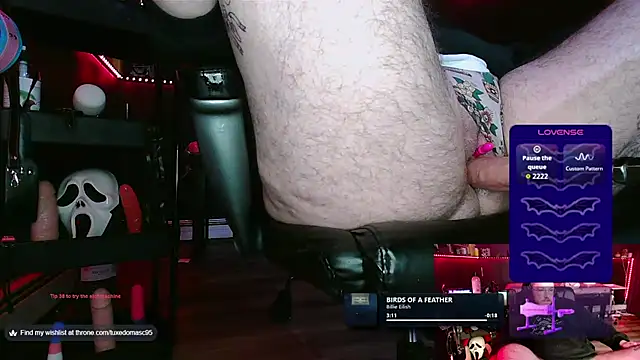 Snapshot of tuxedomasc_95 chatting on 10.04.25 tuxedomasc 95 online show from 10.04.25