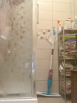 Snapshot of boysexy350 chatting on 12.22.25 boysexy350 online show from 12.22.25