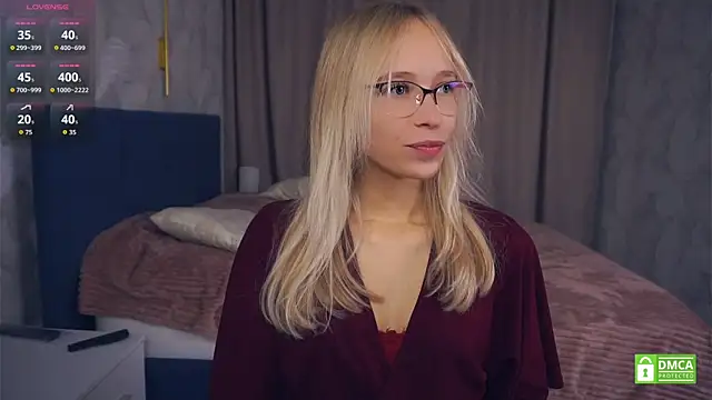 LynetBurby online show from 10.05.25