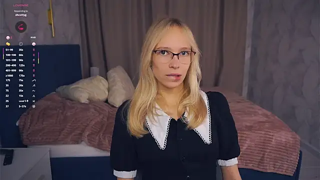 LynetBurby online show from 10.11.25