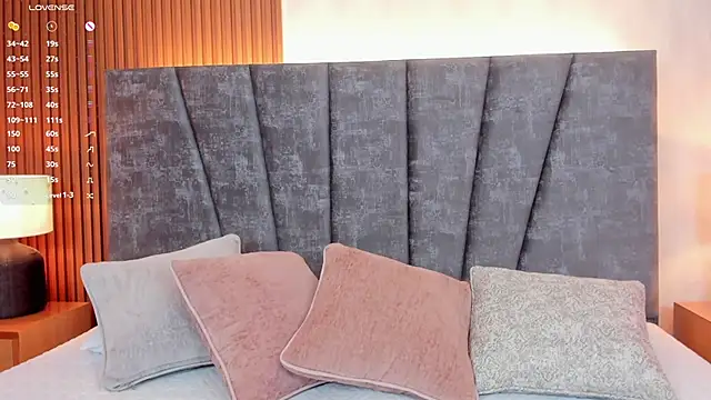 pretty sunlight  online show from 01.10.25