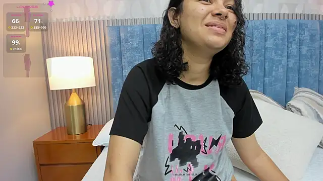 pretty sunlight  online show from 10.19.25