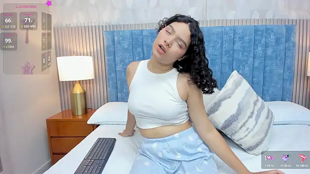 pretty sunlight  online show from 10.21.25