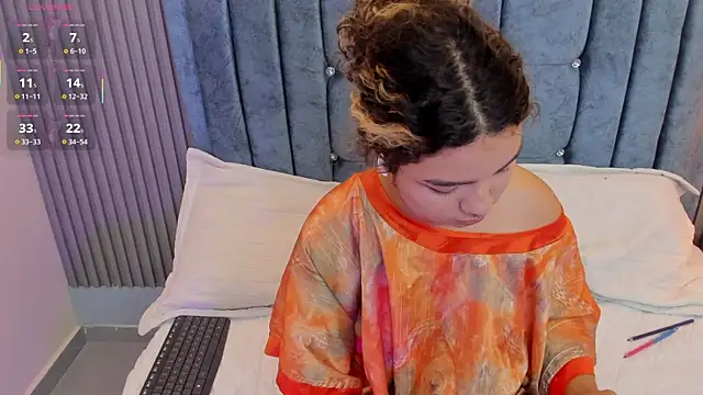 pretty sunlight  online show from 07.18.26