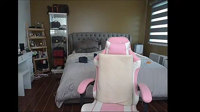 Snapshot of aya_saki chatting on 02.13.25 aya saki online show from 02.13.25