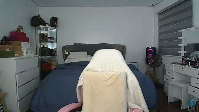 Snapshot of aya_saki chatting on 11.05.25 aya saki online show from 11.05.25