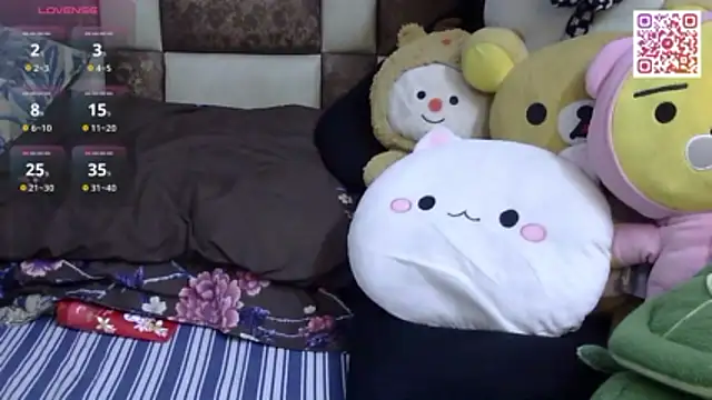 Snapshot of Tiny_lusty chatting on 03.05.26 Tiny lusty online show from 03.05.26