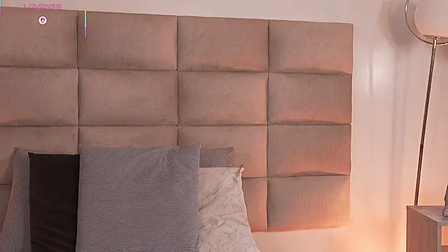 emma brooks1 online show from 10.17.25