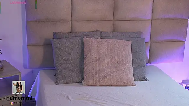 emma brooks1 online show from 10.22.25