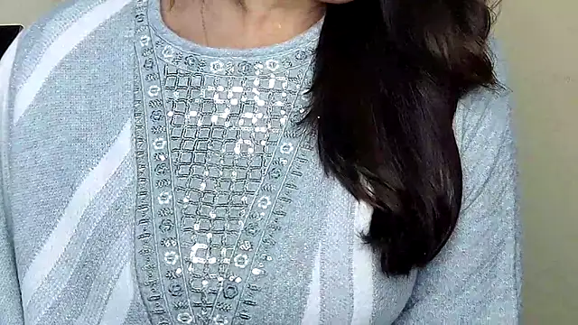 Snapshot of MIss-Naina chatting on 12.22.25 MIss-Naina online show from 12.22.25