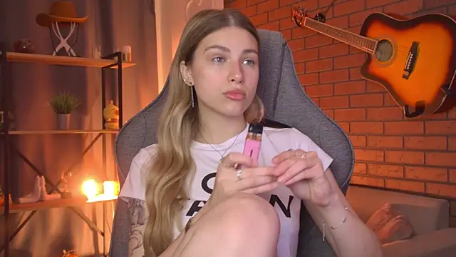 EllieCutes online show from 07.04.26