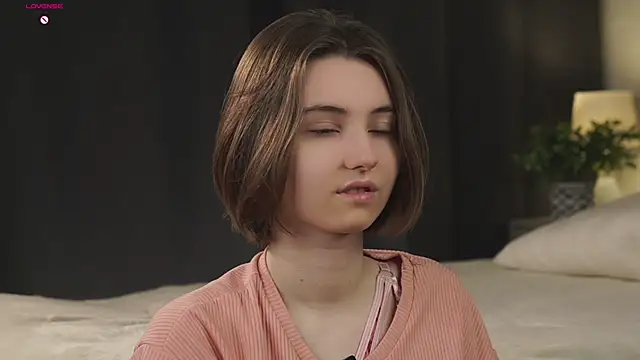 MeghanElson online show from 03.04.26