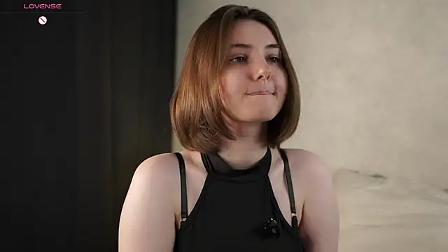 Snapshot of MeghanElson chatting on 05.19.26 MeghanElson online show from 05.19.26