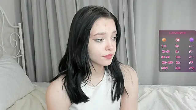 Snapshot of WildaBendell chatting on 02.07.25 WildaBendell online show from 02.07.25