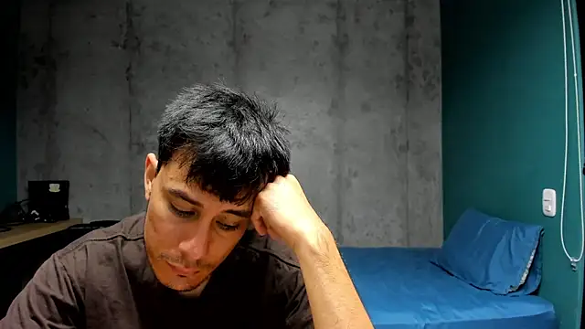 Snapshot of Huge_latin_cock chatting on 03.15.26 Huge latin cock online show from 03.15.26