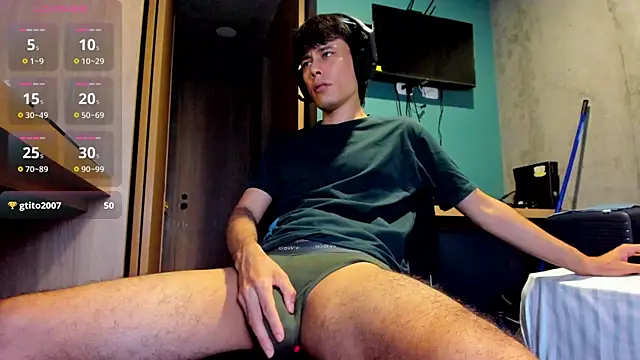 Huge latin cock online show from 08.04.26