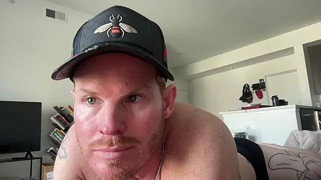 Snapshot of crossfitterguy87 chatting on 03.01.26 crossfitterguy87 online show from 03.01.26