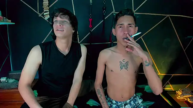 Snapshot of MillersKink chatting on 12.04.25 MillersKink online show from 12.04.25