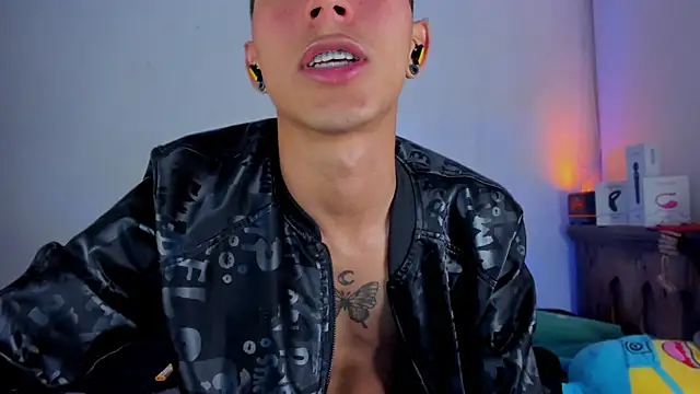 Snapshot of MillersKink chatting on 03.22.26 MillersKink online show from 03.22.26