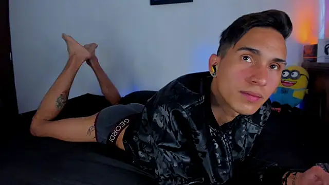 Snapshot of MillersKink chatting on 03.22.26 MillersKink online show from 03.22.26