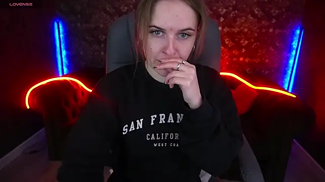 MaribelRiverr  online show from 03.23.25