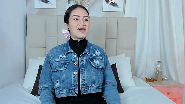 Jaslyn  Smith online show from 03.04.25