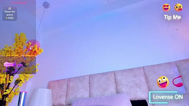 Snapshot of KimVelezz chatting on 02.27.25 KimVelezz online show from 02.27.25