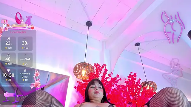 Snapshot of KimVelezz chatting on 09.10.25 KimVelezz online show from 09.10.25