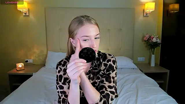 Snapshot of Stacy_River chatting on 11.14.25 Stacy River online show from 11.14.25