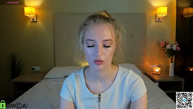 Snapshot of Stacy_River chatting on 11.26.25 Stacy River online show from 11.26.25