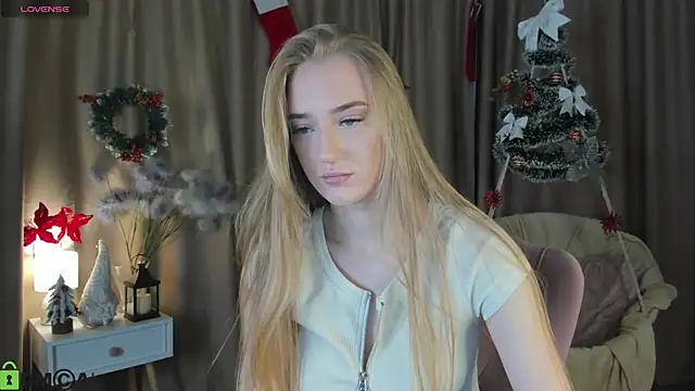 Snapshot of Stacy_River chatting on 11.30.25 Stacy River online show from 11.30.25