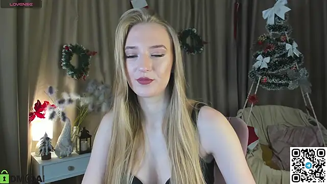 Snapshot of Stacy_River chatting on 12.02.25 Stacy River online show from 12.02.25