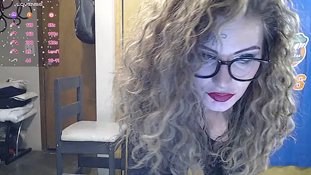 Snapshot of meganluv69 chatting on 03.04.25 meganluv69 online show from 03.04.25