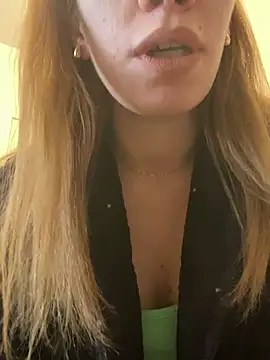 Snapshot of EvaRush chatting on 02.07.25 EvaRush online show from 02.07.25