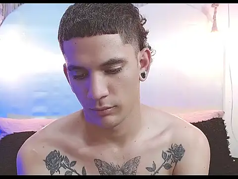 Snapshot of tylor_boy chatting on 01.07.26 tylor boy online show from 01.07.26