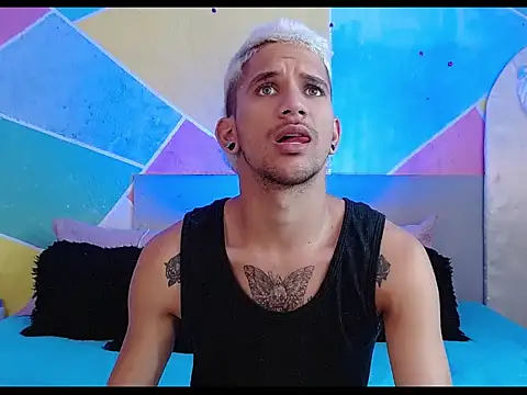 Snapshot of tylor_boy chatting on 03.04.26 tylor boy online show from 03.04.26