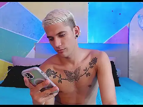 Snapshot of tylor_boy chatting on 03.06.26 tylor boy online show from 03.06.26