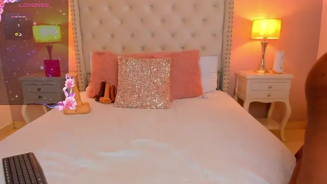 Snapshot of Gabriiela_ chatting on 09.22.25 Gabriiela online show from 09.22.25