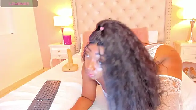 Snapshot of Gabriiela_ chatting on 10.11.25 Gabriiela online show from 10.11.25