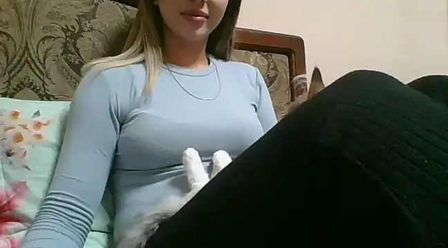 Snapshot of Emma_99 chatting on 02.11.25 Emma 99 online show from 02.11.25