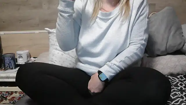 Snapshot of LaRa_forU chatting on 02.07.25 LaRa forU online show from 02.07.25