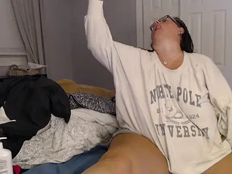 LauLauPAWG online show from 10.13.25