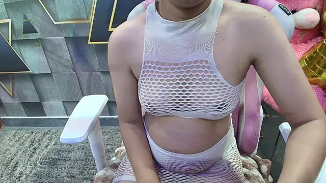 Snapshot of YourKusu chatting on 11.08.25 YourKusu online show from 11.08.25