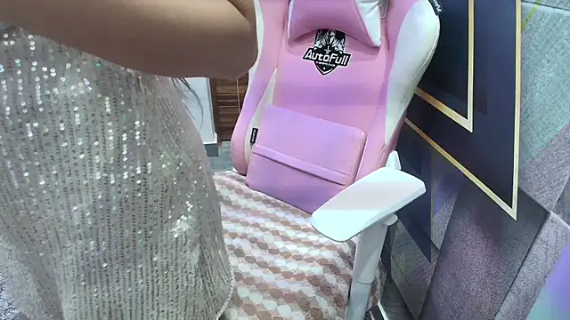 Snapshot of YourKusu chatting on 11.29.25 YourKusu online show from 11.29.25