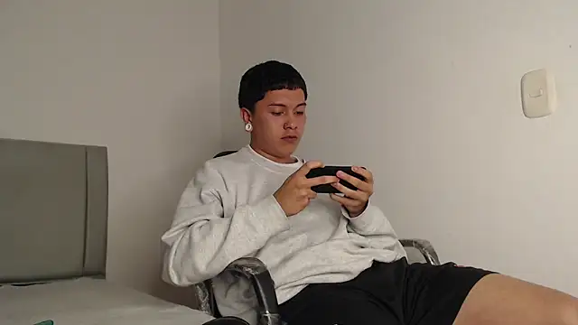 alex-lover online show from 04.24.26