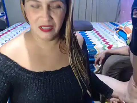 Snapshot of mom_son_dirty chatting on 12.06.24 mom son dirty online show from 12.06.24