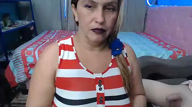 Snapshot of mom_son_dirty chatting on 02.13.25 mom son dirty online show from 02.13.25