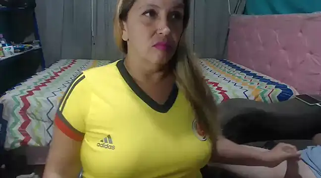 Snapshot of mom_son_dirty chatting on 03.21.25 mom son dirty online show from 03.21.25