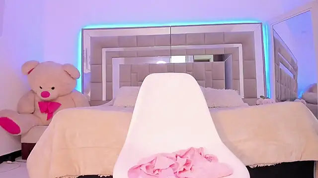 Snapshot of Hanna_fost chatting on 03.08.25 Hanna fost online show from 03.08.25