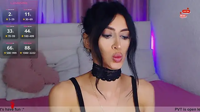 Snapshot of Hennessy_XO chatting on 02.10.26 Hennessy XO online show from 02.10.26